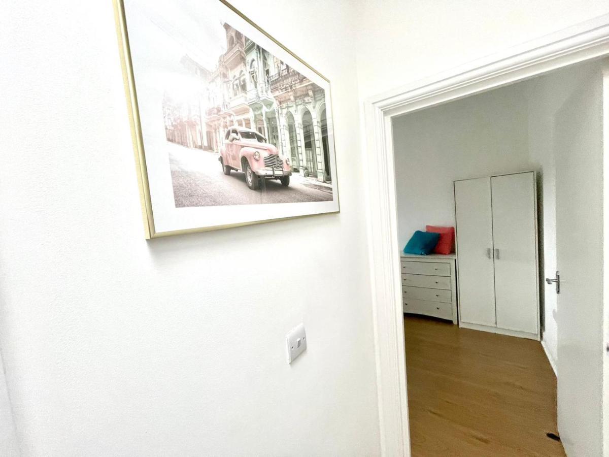 Koala & Tree - 2 Bedroom In City Centre - Short Lets & Serviced Accommodation Cambridge Exteriör bild