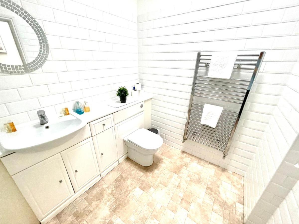 Koala & Tree - 2 Bedroom In City Centre - Short Lets & Serviced Accommodation Cambridge Exteriör bild